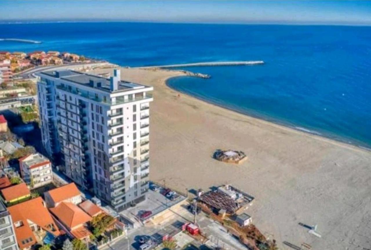 Faleza Nord Apartament De Lux Nou Pe Malul Marii Constanţa Exteriér fotografie